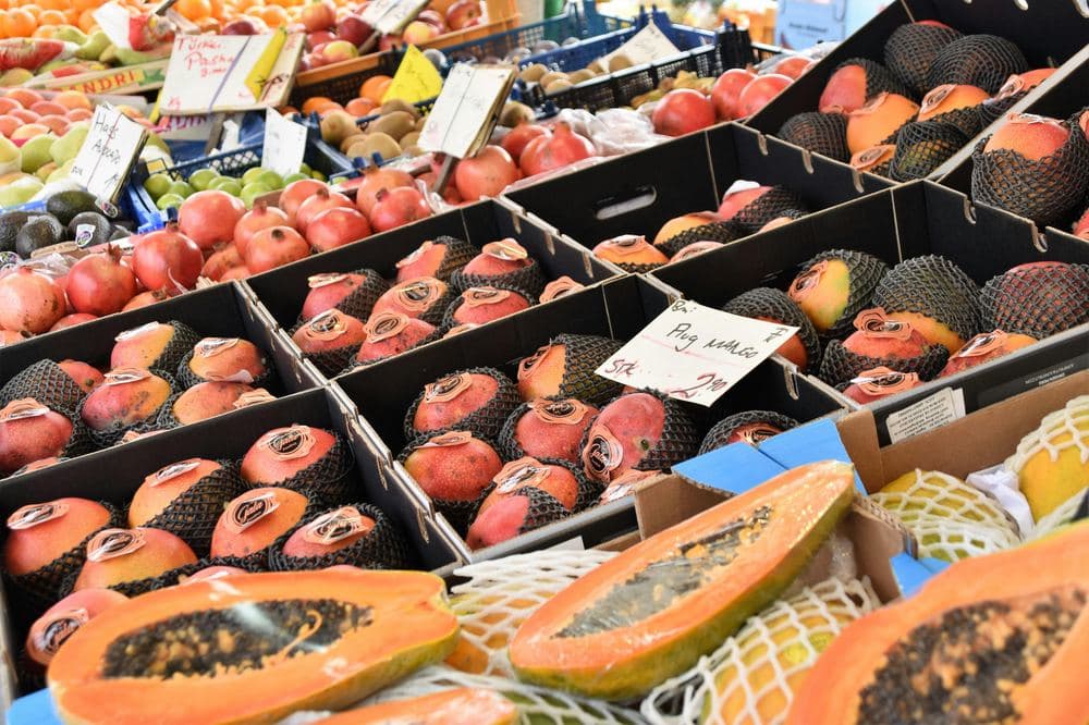 Shopping for Fruits